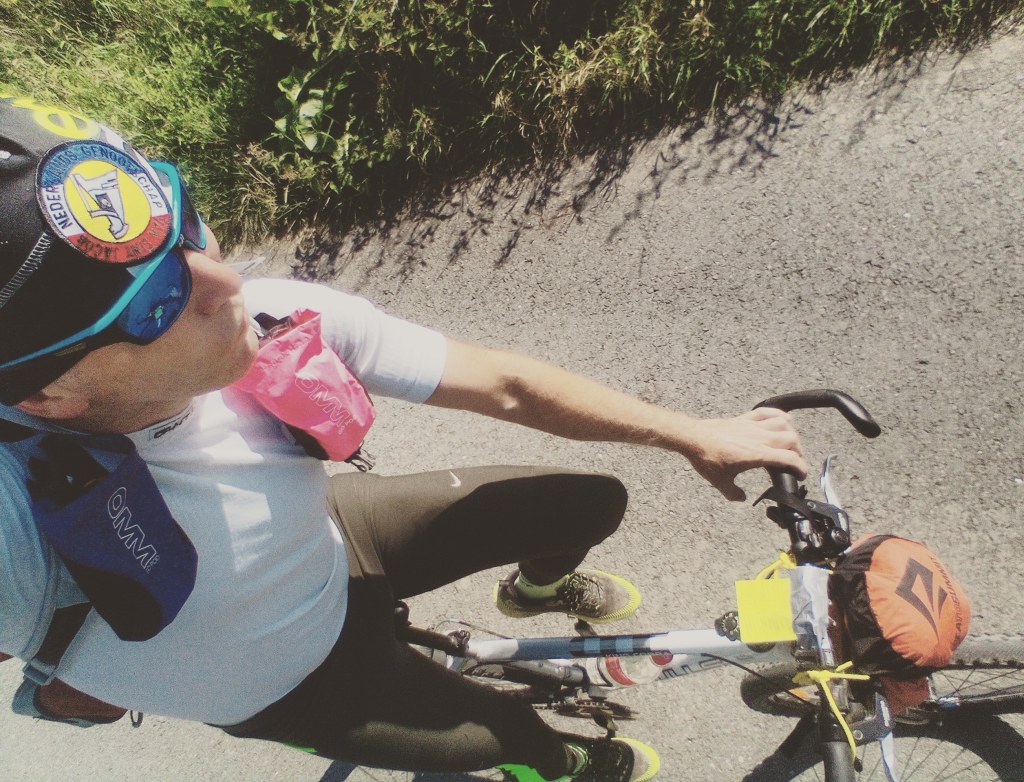 Op je oude MTB zwieren door de velden… Met pijn aan je&nbsp;reet