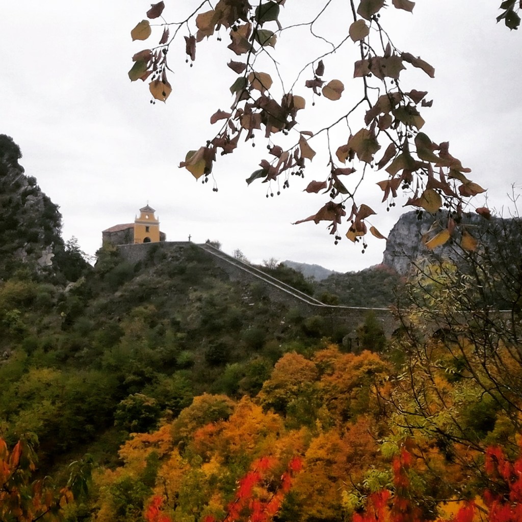 Via de col de Castillon eindelijk zicht op de Middellandse Zee na 1.600 kilometer&nbsp;Alpen
