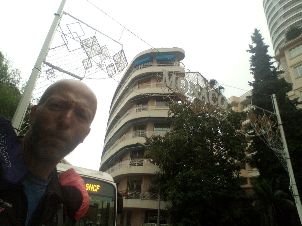 Pelgrim onder de allerrijksten; Italië en Monaco&nbsp;afgetikt