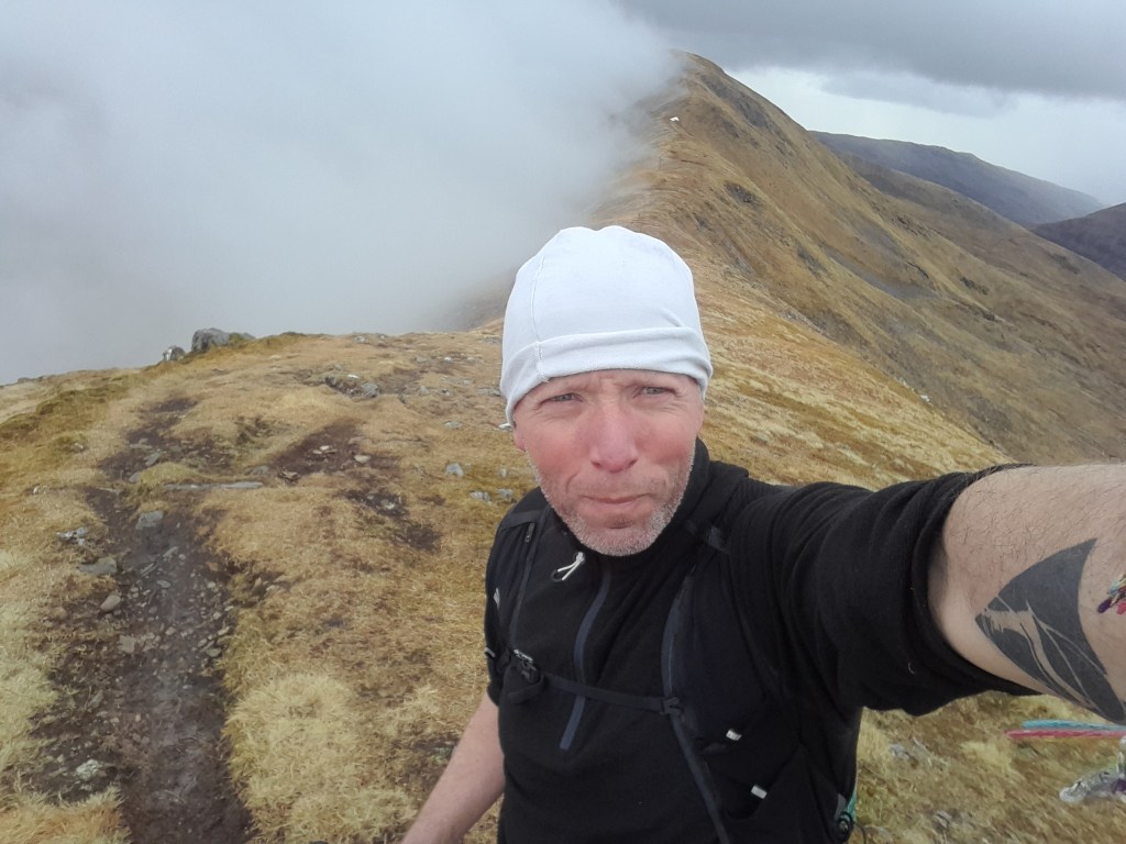 Renned de toppen van Gulvain, de afgelegen Munro. Zonder waterdichte&nbsp;sokken.