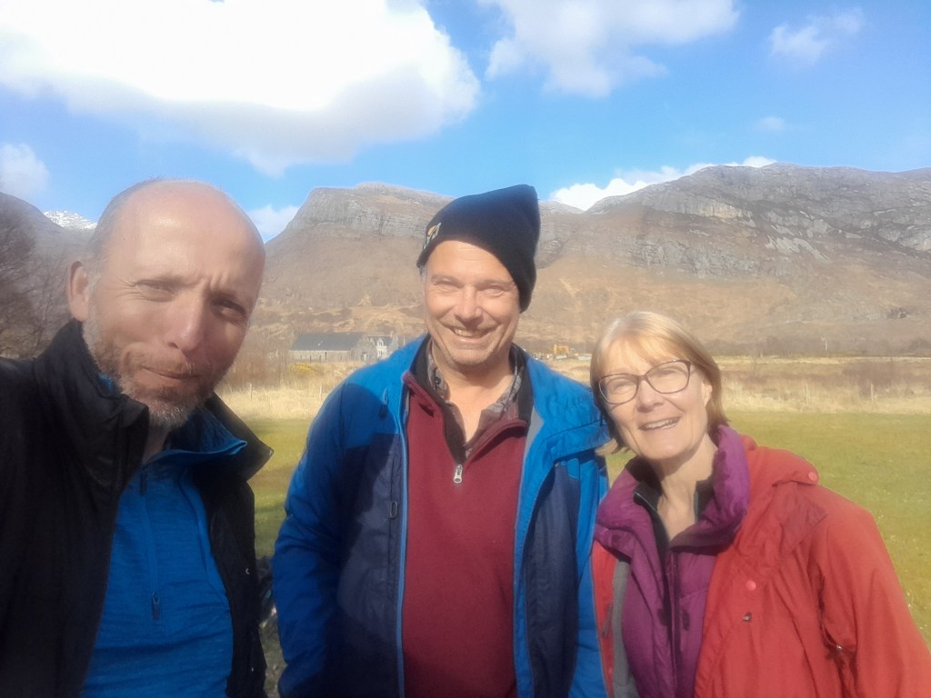 Liften vanaf de begraafplaats en unloaded&nbsp;poedels