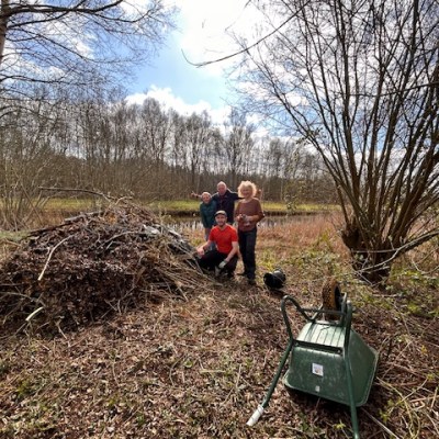 Een ochtendje ringslangbroeinesten bouwen